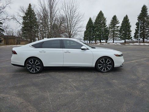 Used 2023 Honda Accord Touring image 7