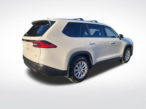 Used 2024 Toyota Grand Highlander AWD Hybrid image 4