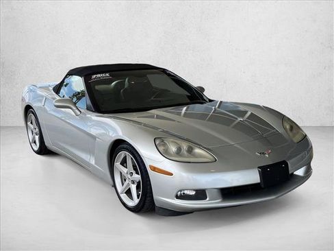 Used 2012 Chevrolet Corvette Convertible RWD image 5