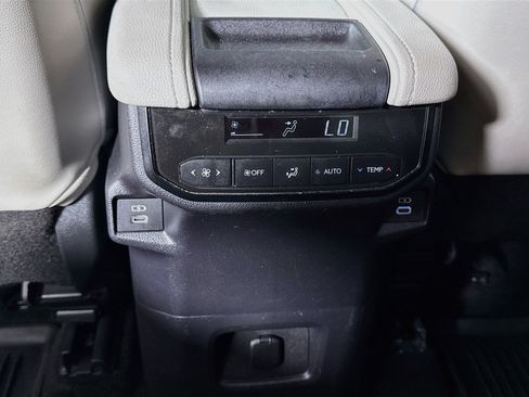 Certified 2024 Toyota Grand Highlander AWD image 25