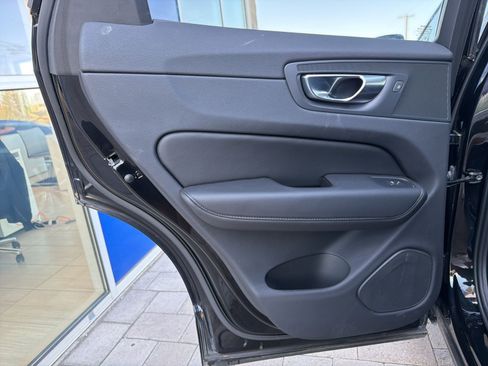 Used 2025 Volvo XC60 B5 Plus AWD/4WD image 21