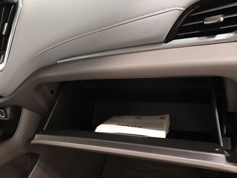 Used 2019 Chevrolet Traverse Premier w/ Driver Confidence II Package FWD image 36