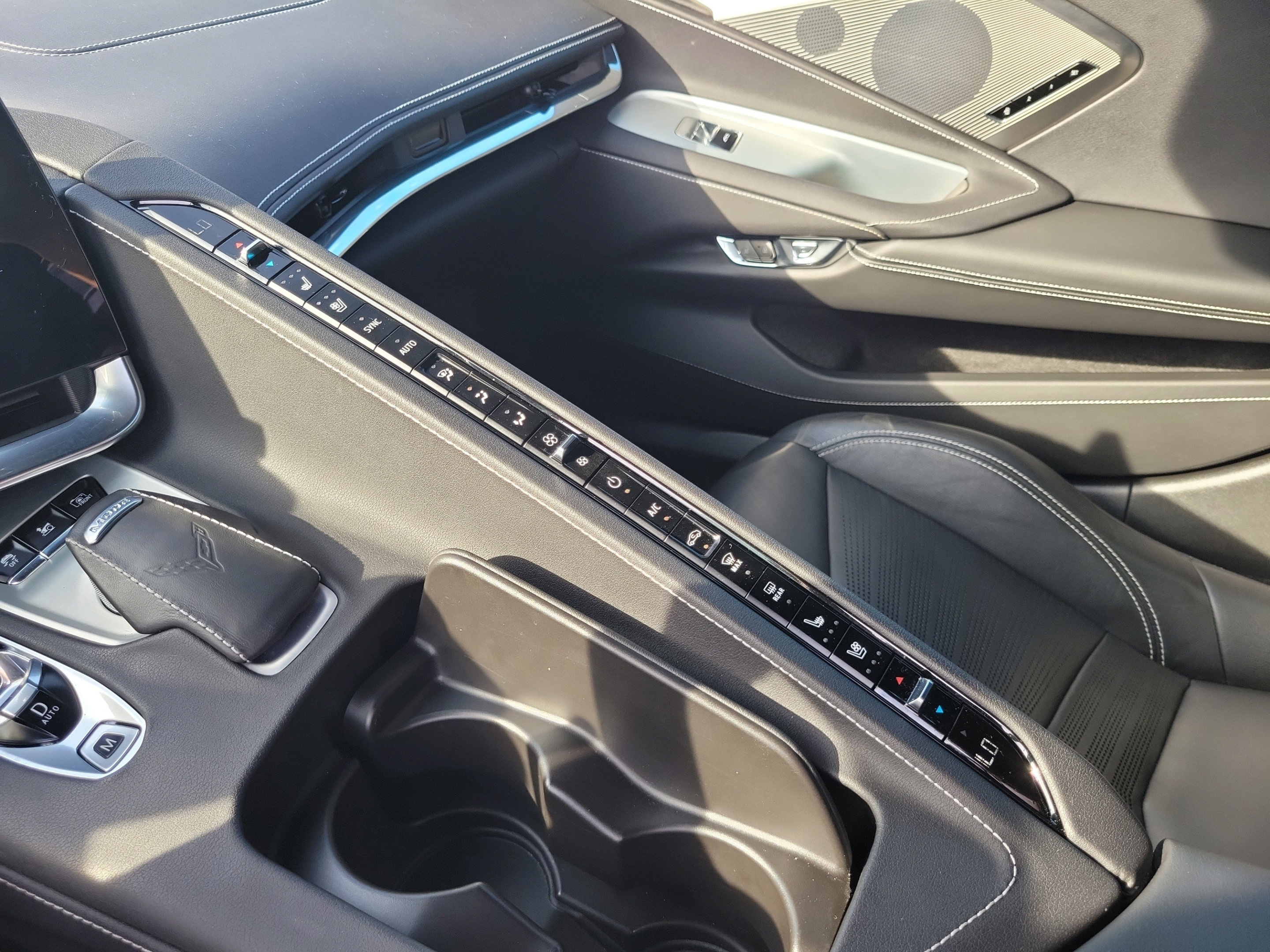 Used 2020 Chevrolet Corvette Stingray Preferred Cpe w/ 2LT Preferred Equipment Group RWD image 24
