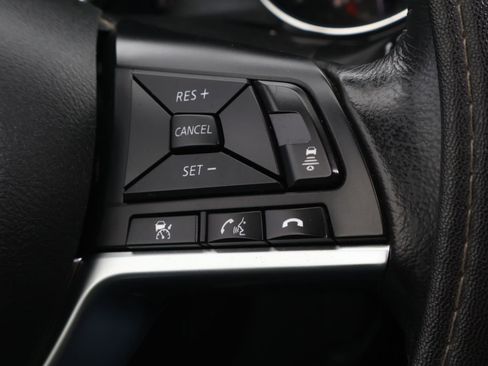 Used 2018 Nissan Rogue Sport SV w/ SV Technology Package image 22