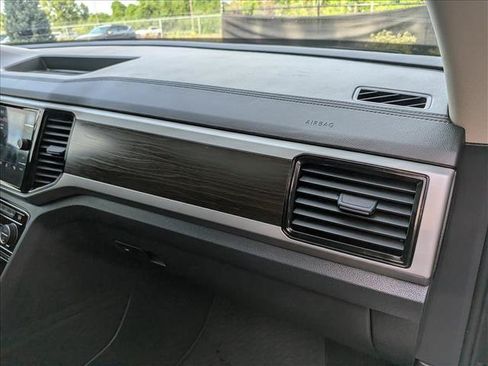 Used 2023 Volkswagen Atlas SE w/ Panoramic Sunroof Package FWD image 13