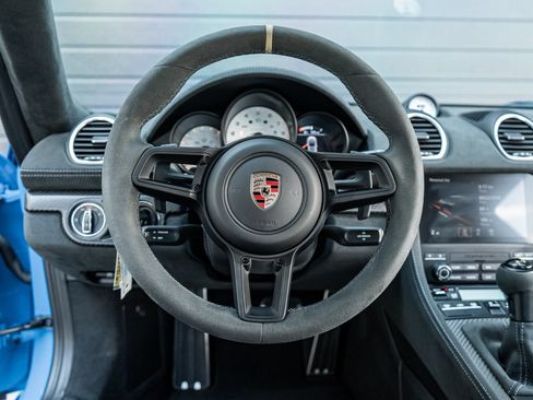 Used 2025 Porsche 718 Cayman GT4 RS RWD image 31