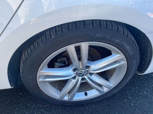 Used 2014 Volkswagen Passat 1.8T SE FWD image 19