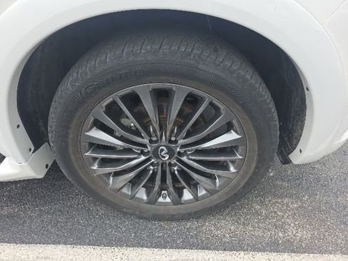 Used 2024 INFINITI QX80 Sensory AWD/4WD image 18