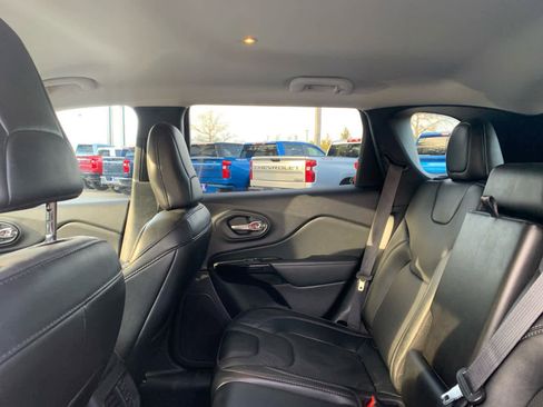 Used 2023 Jeep Cherokee Altitude Lux image 28