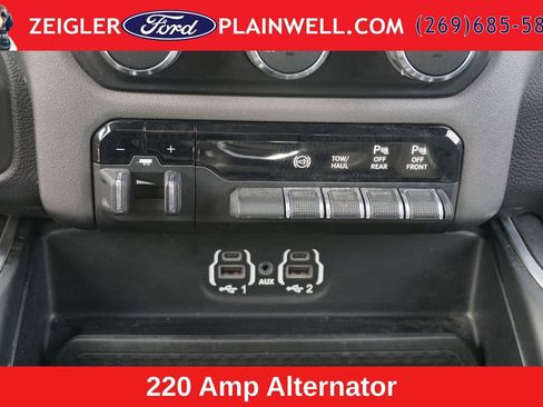 Used 2024 RAM 2500 Big Horn w/ Off Road Package AWD/4WD image 19