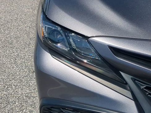 Used 2024 Toyota Camry SE image 10