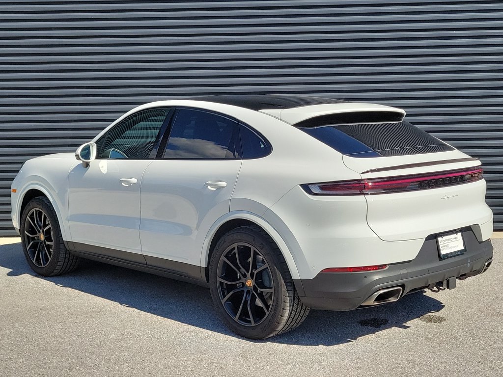 Certified 2026 Porsche Cayenne Coupe AWD/4WD image 3