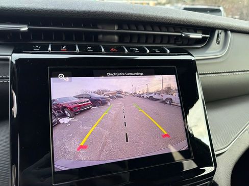 New 2025 Jeep Grand Cherokee Altitude image 19