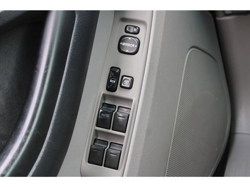 Used 2005 Toyota 4Runner Sport AWD/4WD image 13