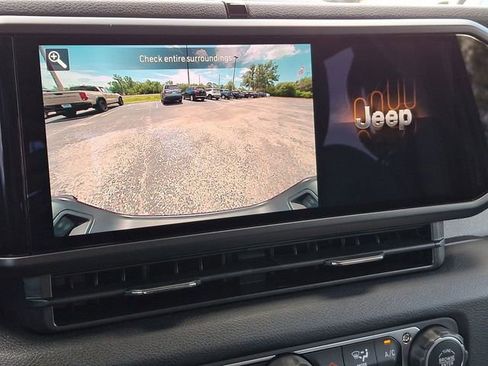 New 2025 Jeep Gladiator Sport image 23