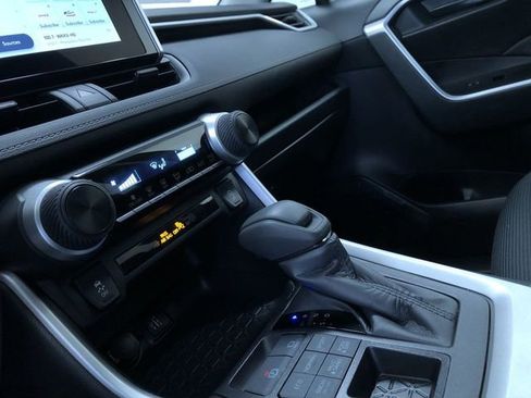 Used 2025 Toyota RAV4 LE image 30