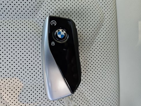 Used 2025 BMW 530i w/ Premium Package RWD image 38