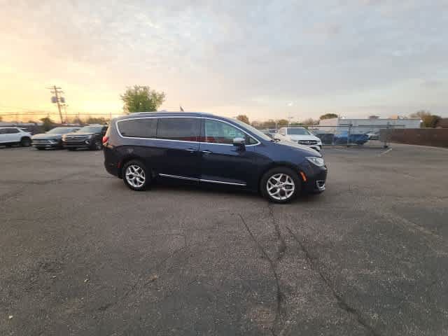 Used 2020 Chrysler Pacifica Limited FWD image 12