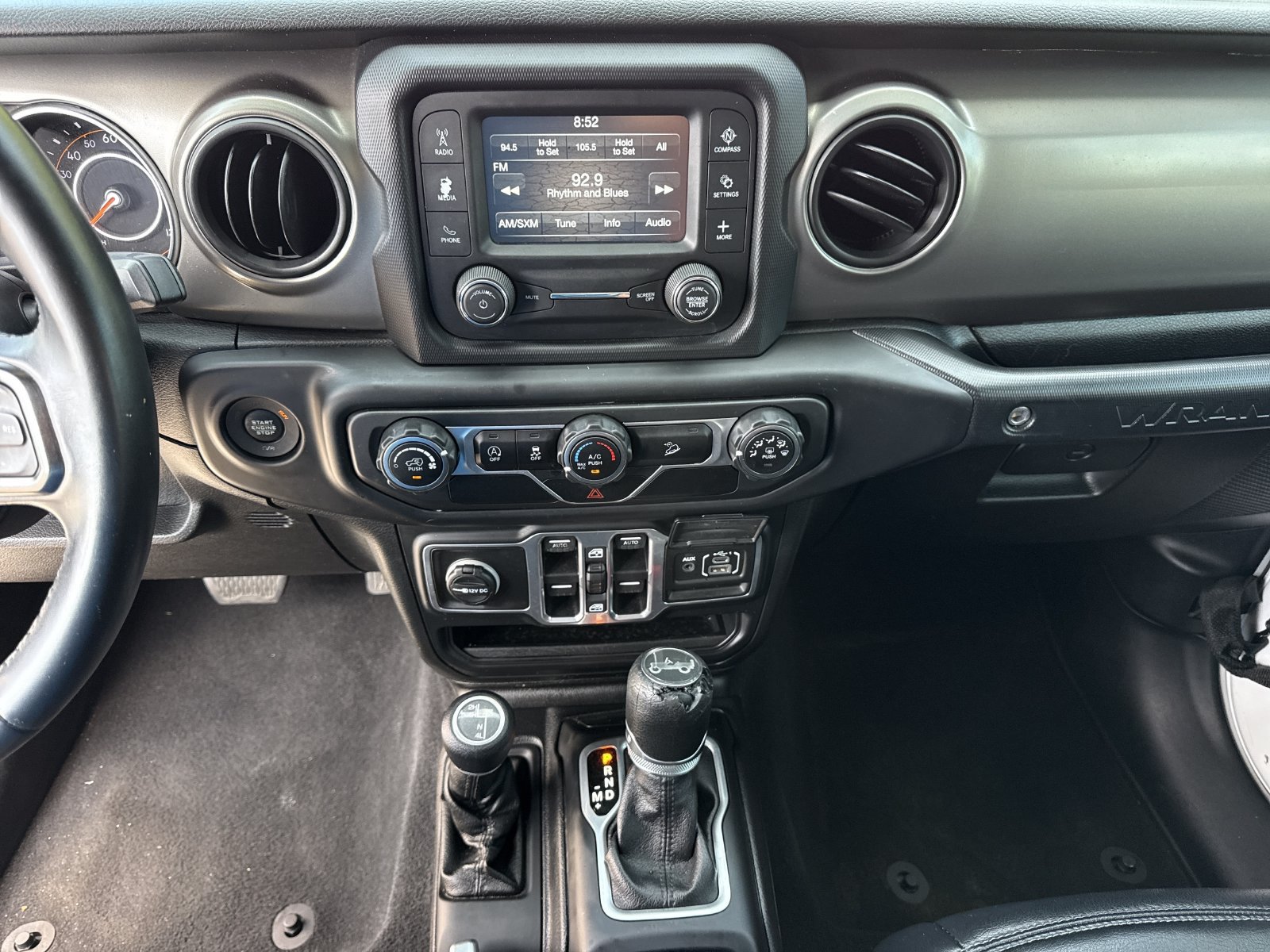 Used 2018 Jeep Wrangler Unlimited Sport S AWD/4WD image 28
