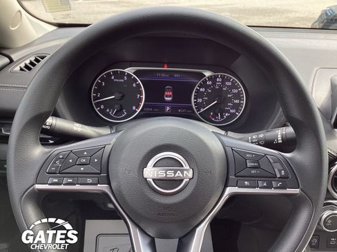 Used 2025 Nissan Sentra SV FWD image 22