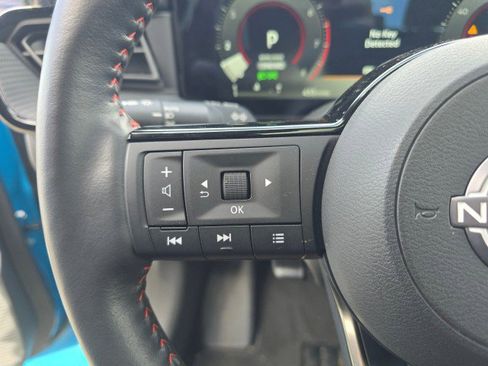 Used 2025 Nissan Kicks SR w/ SR Premium Package image 29