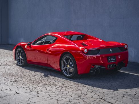 Used 2014 Ferrari 458 Spider image 9