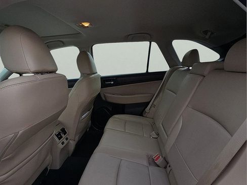 Used 2017 Subaru Outback 3.6R Limited image 10