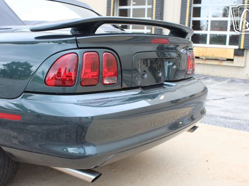 Used 1998 Ford Mustang GT RWD image 27