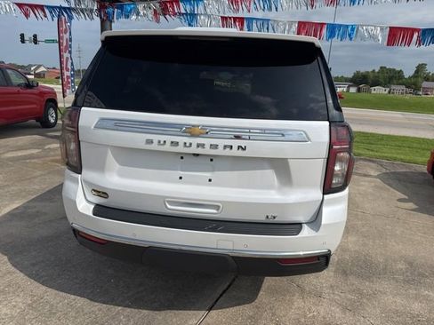 Used 2021 Chevrolet Suburban LT w/ LT Signature Package image 12