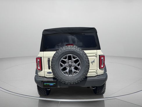 New 2025 Ford Bronco Badlands image 4
