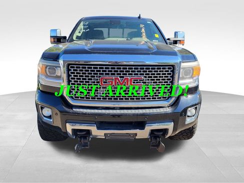 Used 2015 GMC Sierra 2500 Denali w/ Duramax Plus Package AWD/4WD image 2