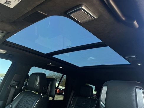 Used 2022 Cadillac Escalade Premium Luxury Platinum image 28