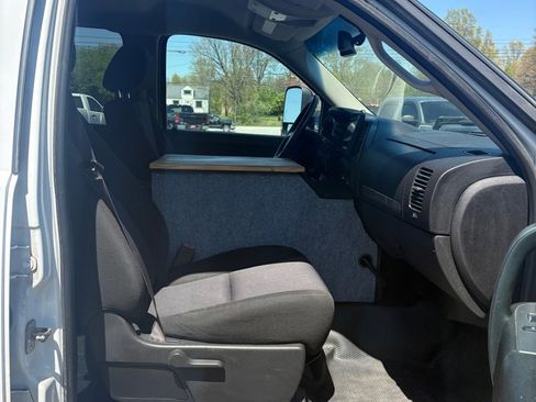 Used 2013 GMC Sierra 3500 SLE AWD/4WD image 11