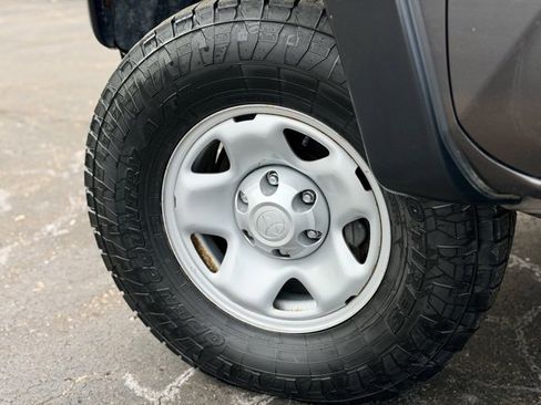 Used 2019 Toyota Tacoma SR5 image 22