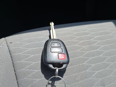 Used 2019 Toyota Tacoma SR AWD/4WD image 34