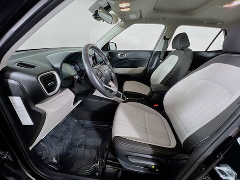 Certified 2025 Hyundai Venue SEL image 20