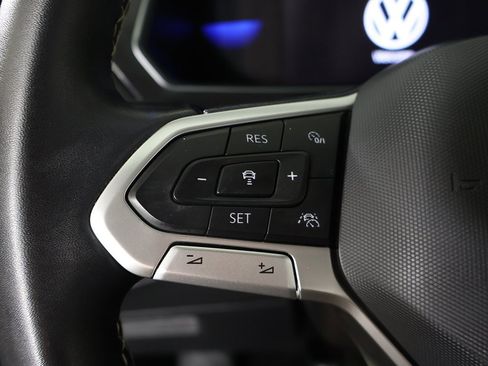 Used 2022 Volkswagen Tiguan SE image 39