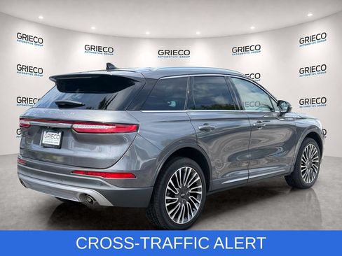 Used 2022 Lincoln Corsair Reserve w/ Luxury Package FWD image 7
