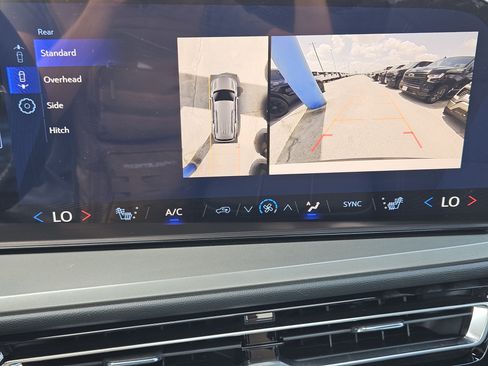 New 2026 Chevrolet Traverse LT w/ Sun and Wheel Package FWD image 13