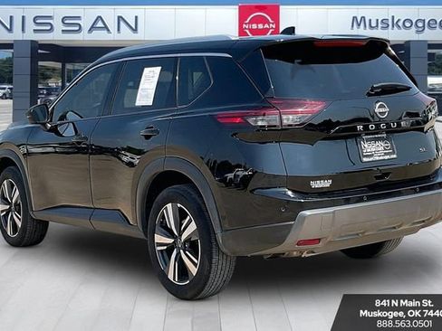 Used 2026 Nissan Rogue SL FWD image 4