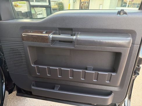 Used 2016 Ford F450 Platinum w/ FX4 Off Road Package image 21