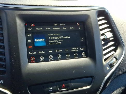 Used 2020 Jeep Cherokee Latitude Plus w/ Cold Weather Group AWD/4WD image 16
