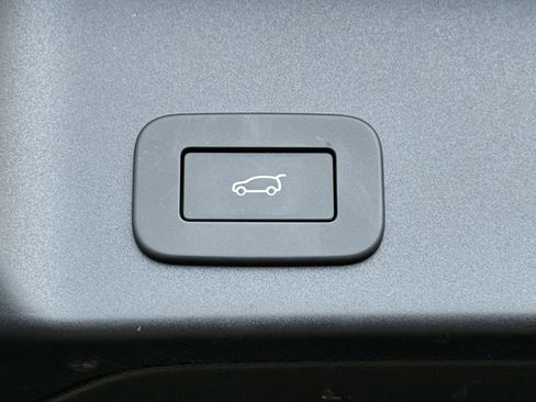 Certified 2025 Land Rover Range Rover Evoque Dynamic SE image 35