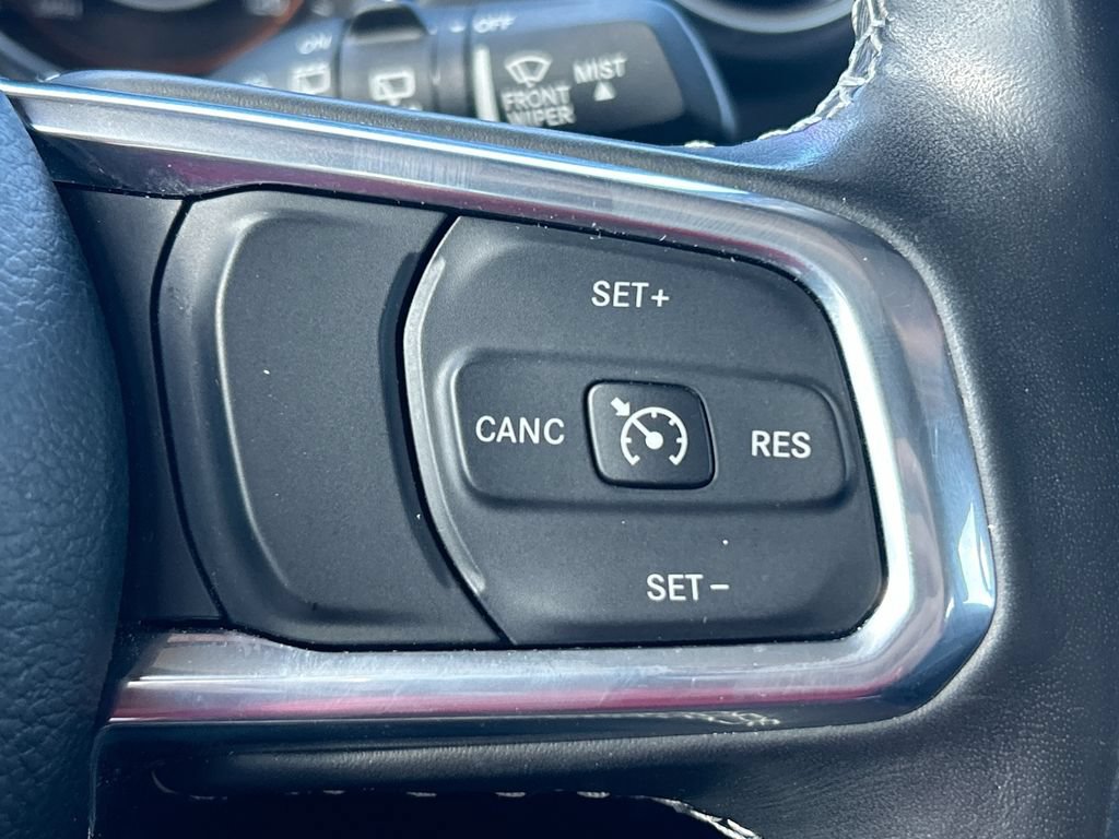 Used 2022 Jeep Wrangler Unlimited Sahara w/ Cold Weather Group AWD/4WD image 15