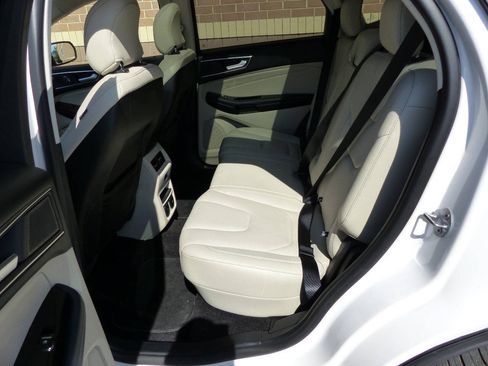 Used 2019 Ford Edge Titanium w/ Equipment Group 301A AWD/4WD image 41