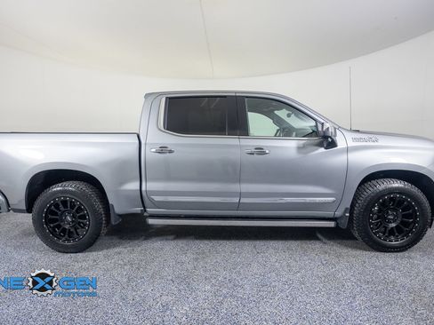 Used 2025 Chevrolet Silverado 1500 High Country w/ Technology Package AWD/4WD image 8