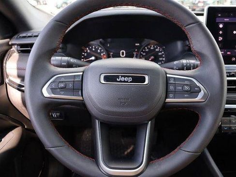Used 2025 Jeep Compass Trailhawk w/ Trailer Tow Group AWD/4WD image 10