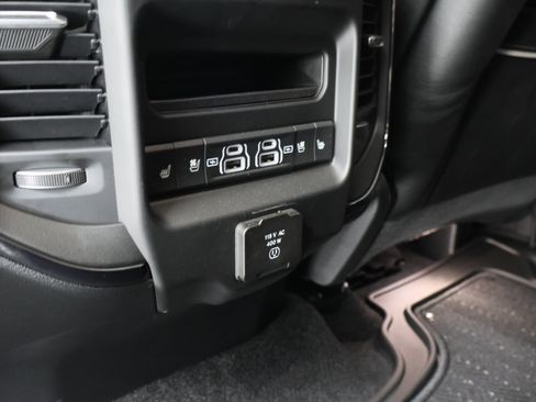 Used 2025 RAM 1500 Limited AWD/4WD image 42