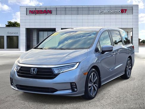 Used 2023 Honda Odyssey Touring image 3