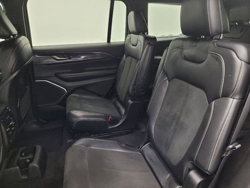 Used 2021 Jeep Grand Cherokee L Laredo image 18